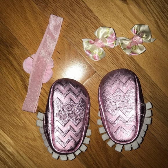 Pink Itzy Ritzy moc happens baby moccasins, 0-6 mo - Picture 2 of 2